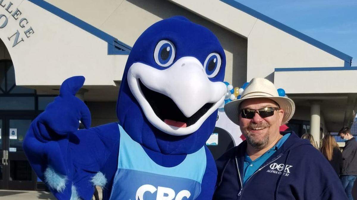 At 57, this new college graduate is changing careers to help other Tri-Citians