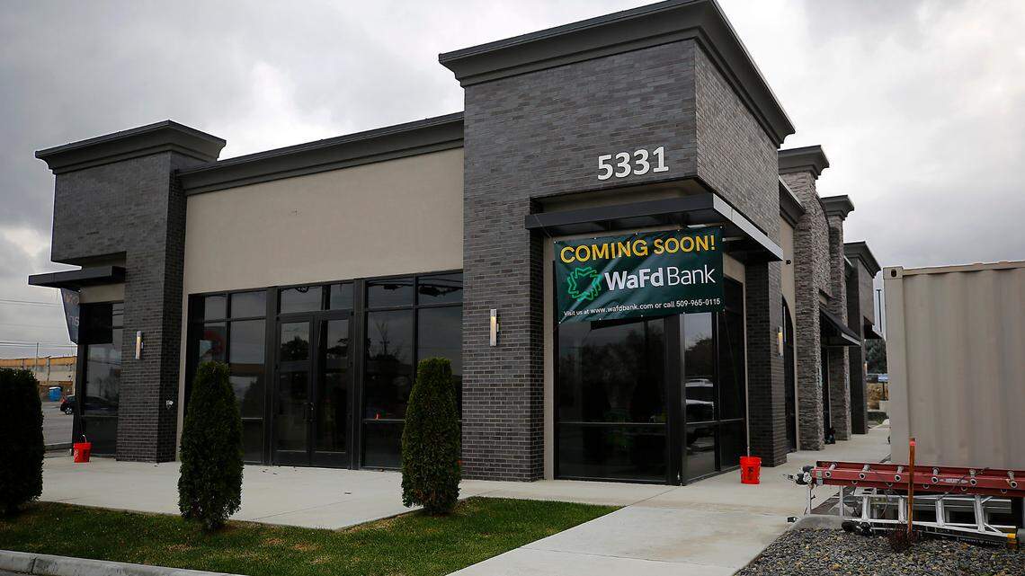 2 new restaurants, a pub and pottery studio plan Tri-Cities openings