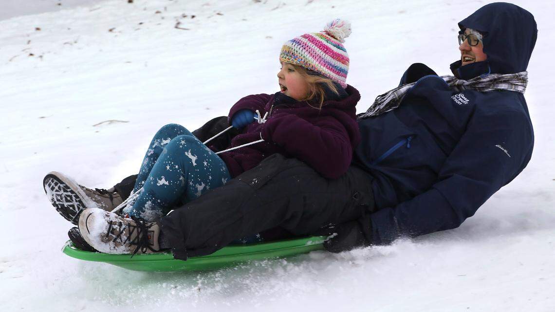 Update | Snow socks in Tri-Cities. Schools, businesses, roads closed or delayed