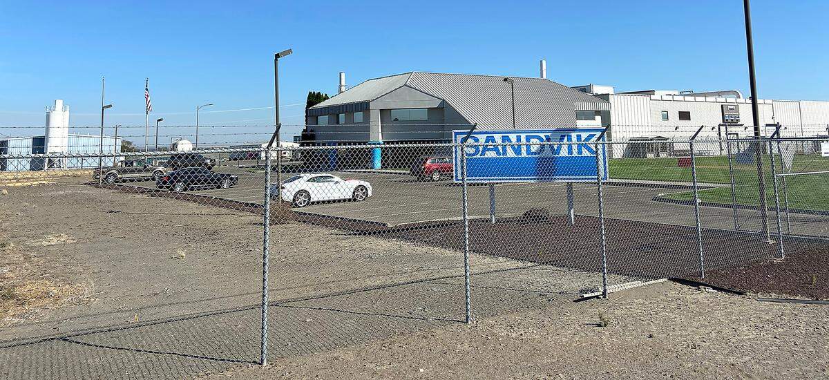 Sandvik Special Metals plans to lay off more than a third of its employees because of the poor economy during the COVID-19 pandemic.
