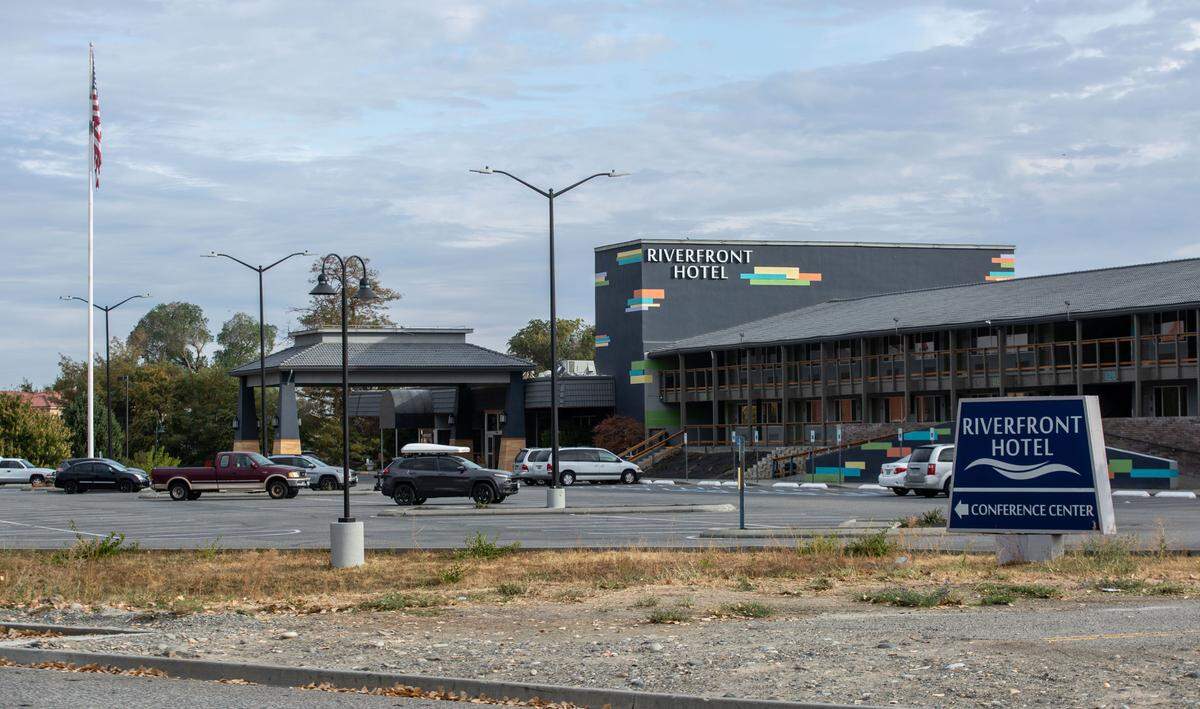 Richland’s Riverfront Hotel is off George Washington Way.