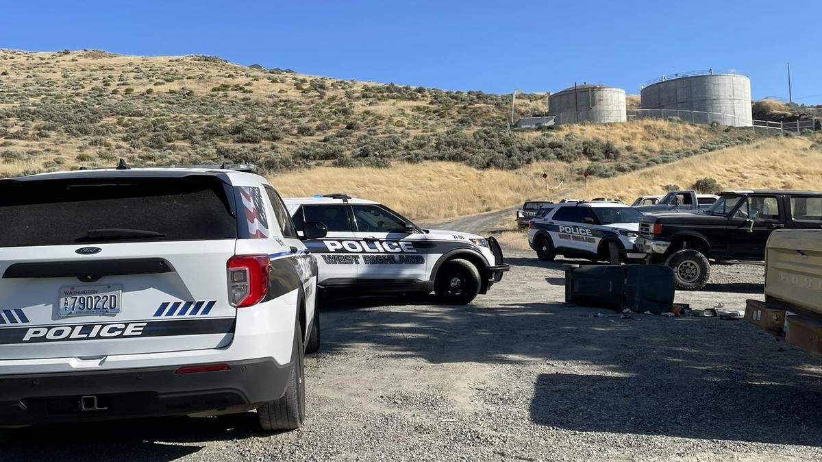 A West Richland man was arrested after allegedly threatening a neighbor with a chainsaw.