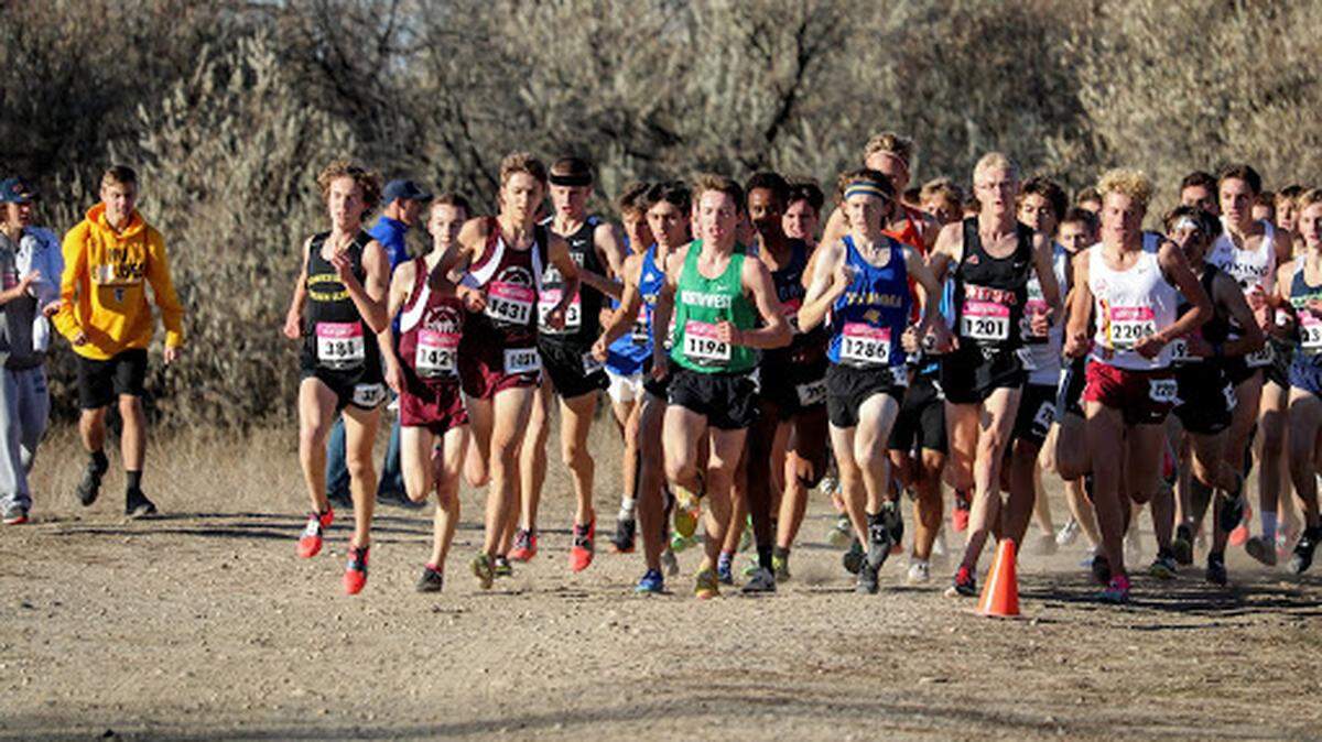 Kamiakin’s Isaac Teeples, far left in black, helped lead the Braves to a team title in 2019. He will be leading the team during this weekend’s state tournament.