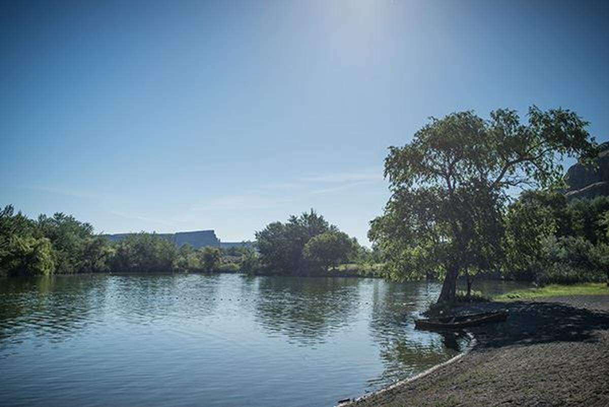Dry Falls State Park offers camping, hiking, fishing, paddling and kayaking.