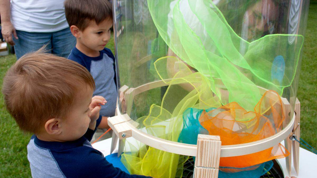 Children play during a pop-up event organized by the Mid-Columbia Children’s Museum, a new effort that hopes to reestablish a children’s museum in the Tri-Cities.