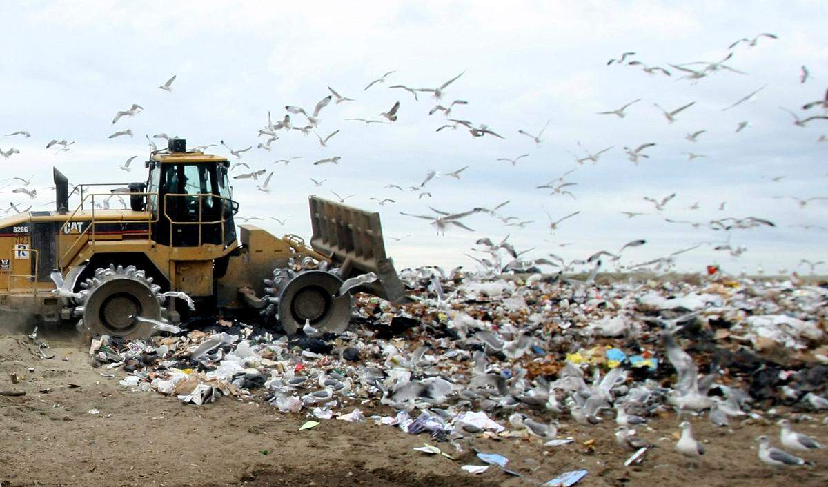 The Richland Horn Rapids landfill is off Highway 240.