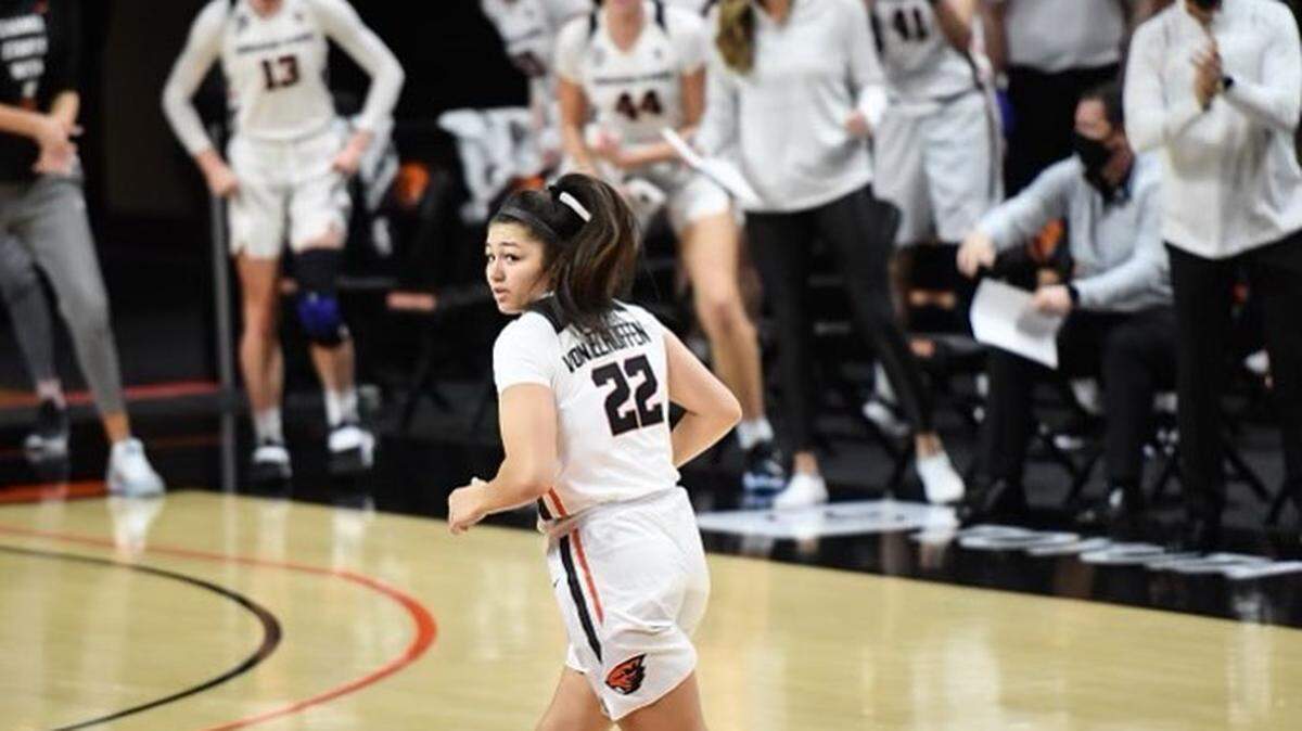 Chiawana grad Talia von Oelhoffen scored in her first game as an OSU Beaver against Washington State University.