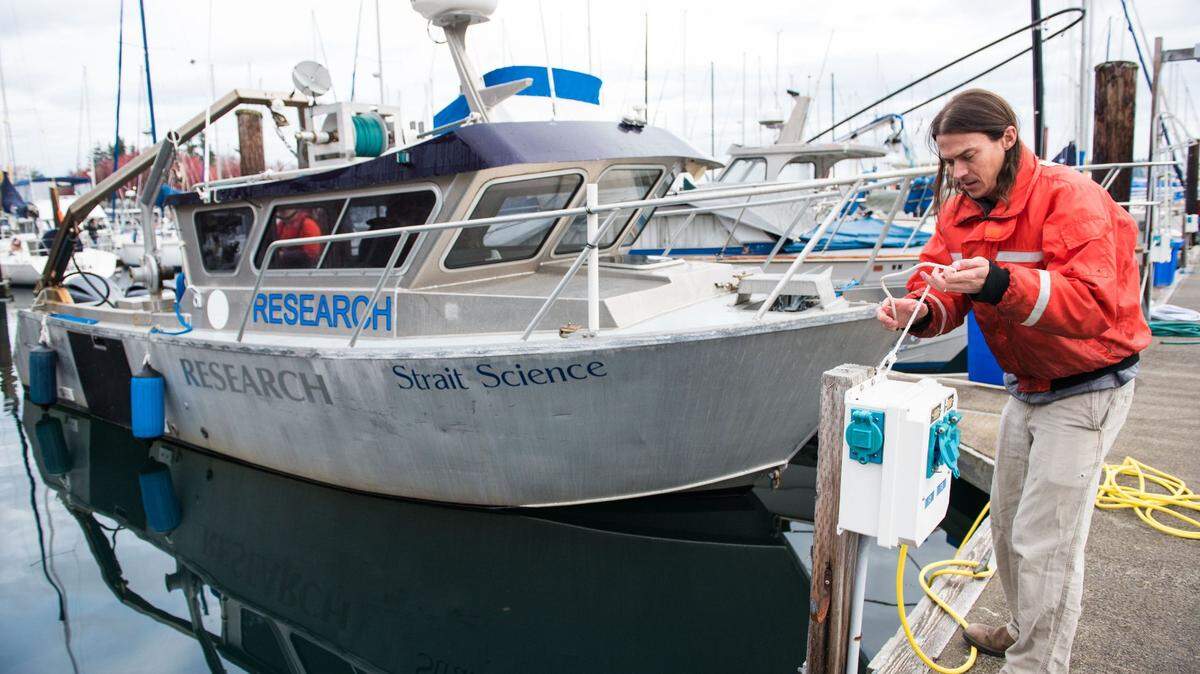 PNNL’s research and development to advance the blue economy brings together the need to expand economic opportunities, protect the environment and enhance coastal resilience, often leveraging the capabilities of the PNNL-Sequim campus and research vessels.