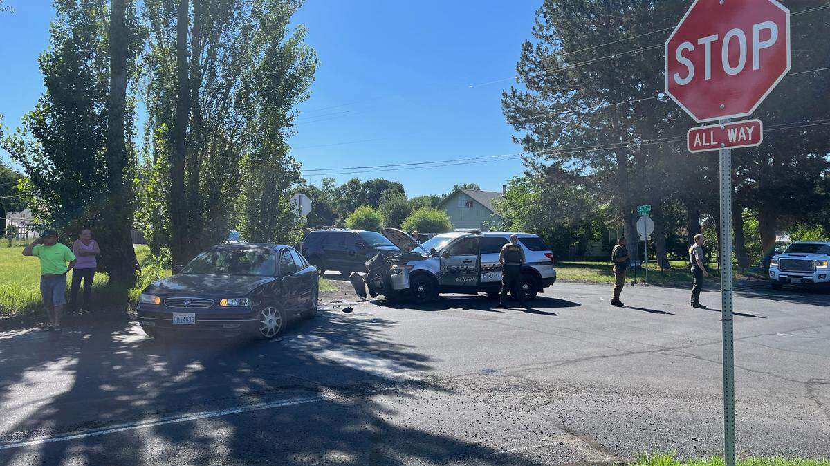 A Benton County deputy and a Buick collided at the intersection of 27th Avenue and Oak Street Monday morning.