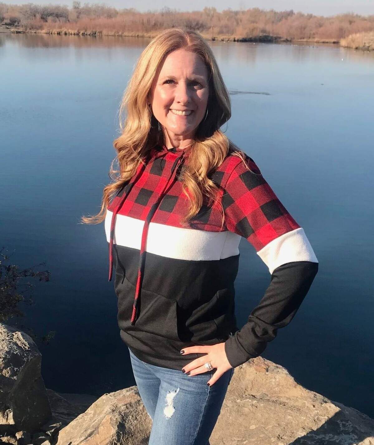 Lifelong Tri-Citian Jamie Wikstrand has opened White Bluffs Boutique, a women’s clothing shop.