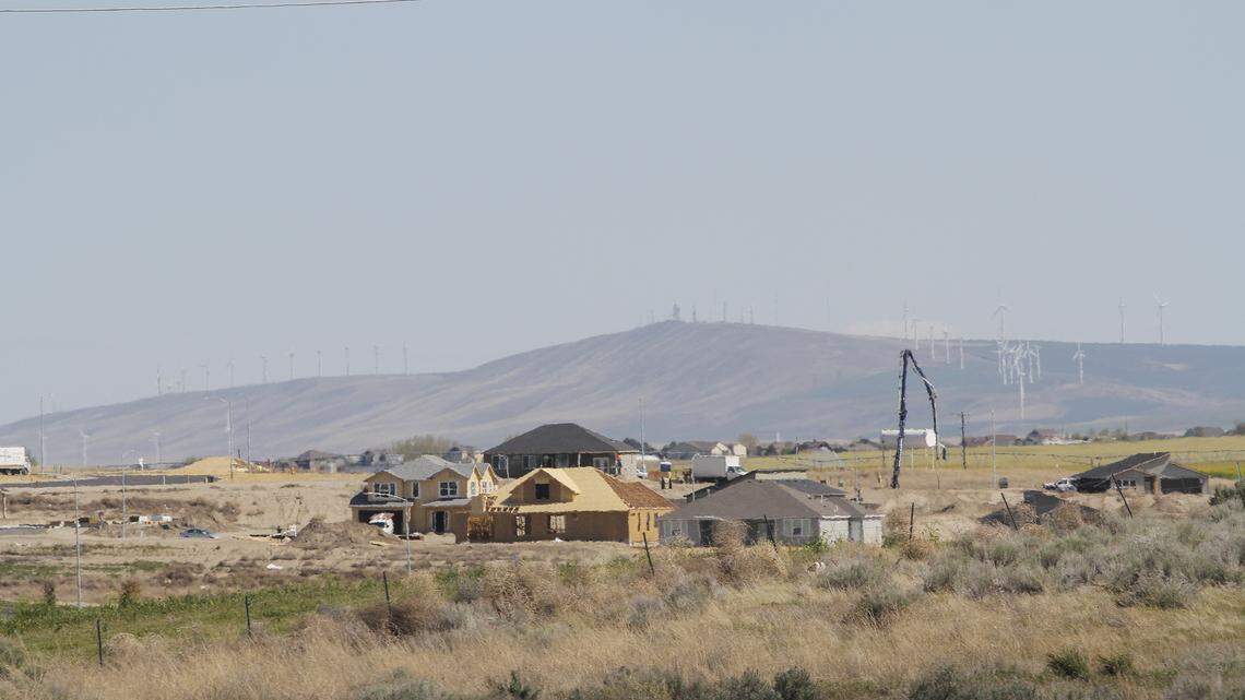 Benton County's out of water. Growth should be frozen, group says