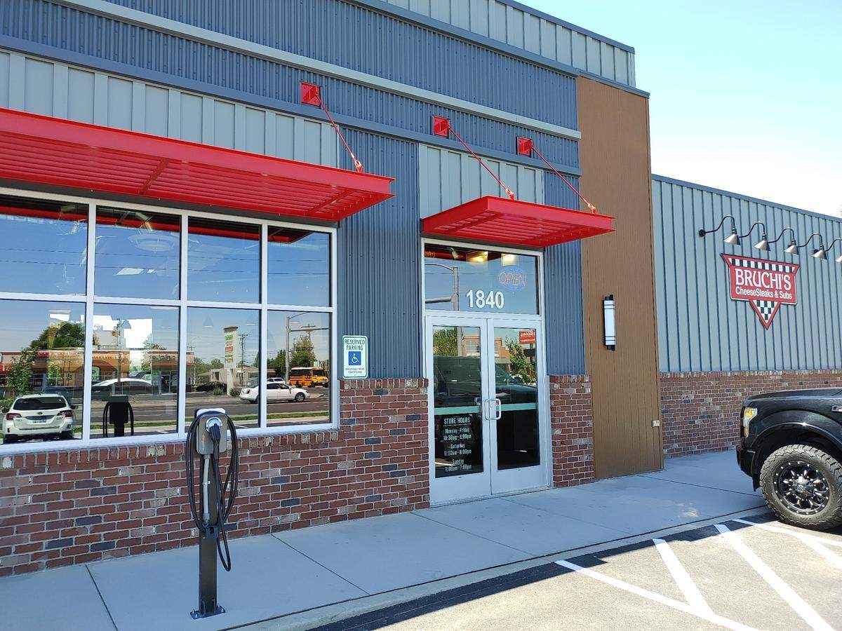 Bruchi’s CheeseSteaks & Subs has opened its latest Tri-Cities restaurant, at 1840 W. Court St., at the corner of North 20th Avenue. Bruchi’s replaces a former U.S. Bank branch, which was demolished to make way for the new restaurant.