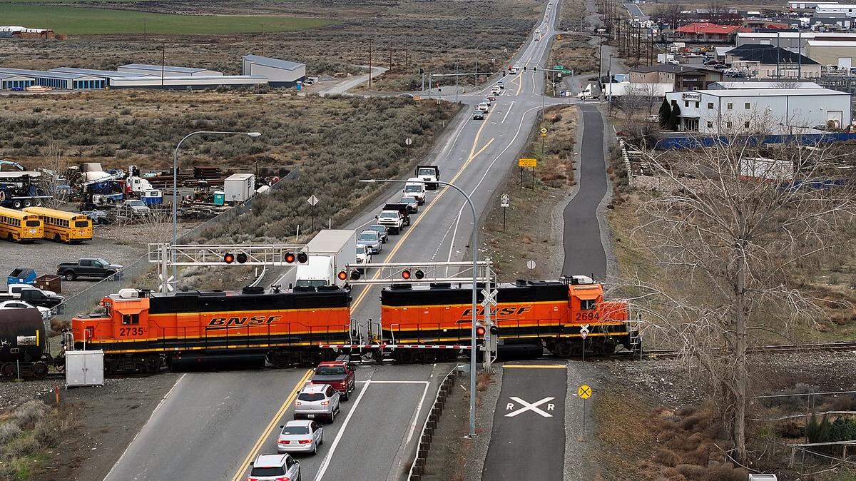 The state is preparing to launch a $6.4 million rebuild of Highway 240 in Richland.
