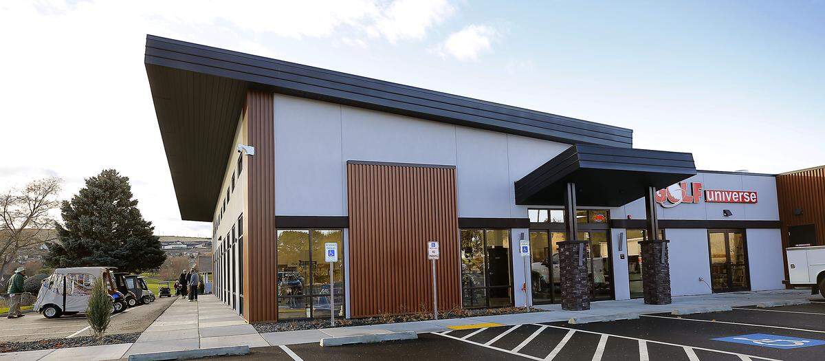 Golf Universe recently moved into their new location at Canyon Lakes Golf Course in Kennewick. 