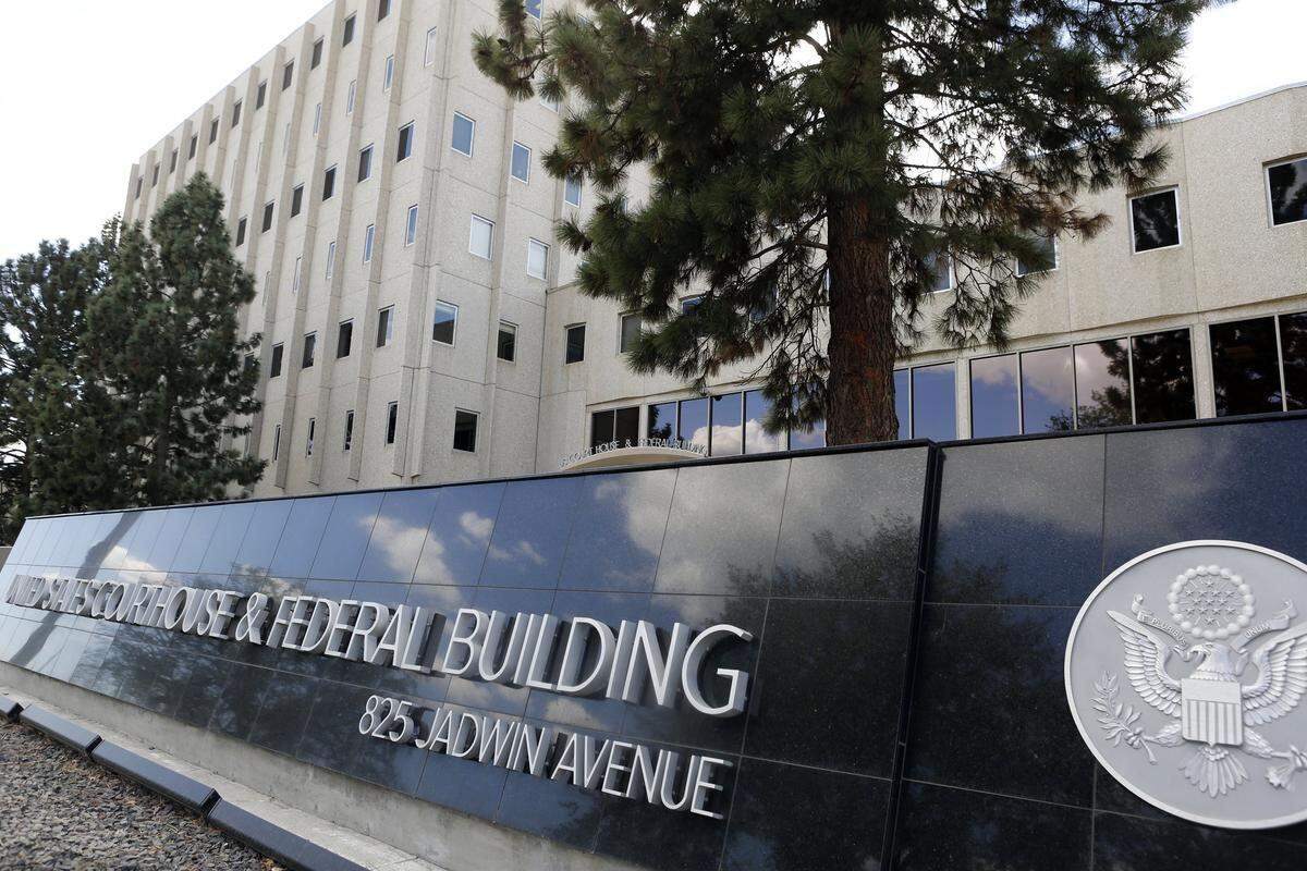 A Michigan man who extorted a Kennewick girl to send him sexually explicit photos was sentenced in the Richland federal courthouse on May 21, 2026.