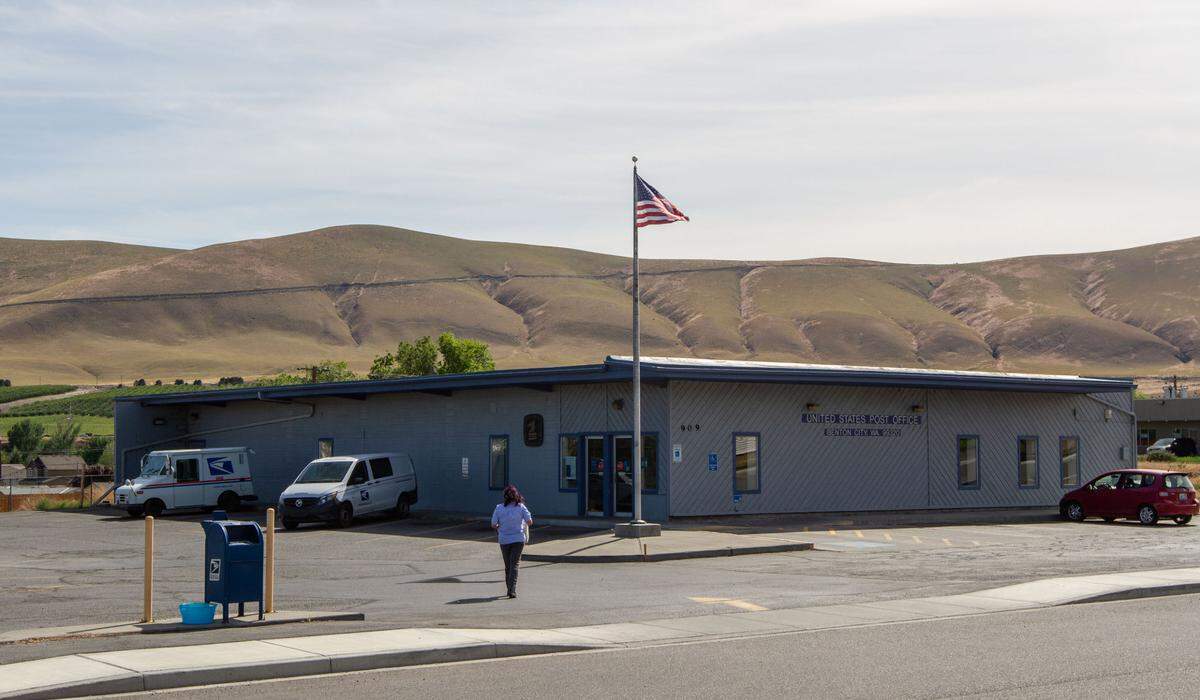 The United States Post Office in Benton City, WA