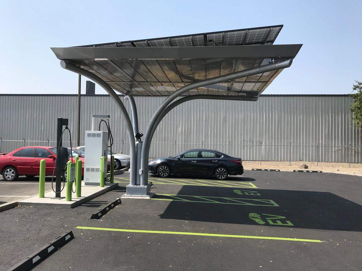 A new fast-charging electric vehicle station in Pasco is solar powered.
