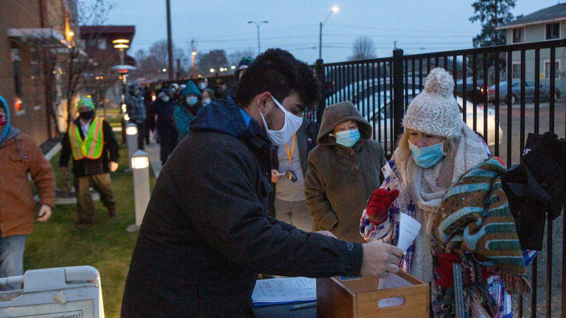 ‘Easier to win the Mega Millions lottery.’ Older Tri-Citians struggling to get COVID vaccine