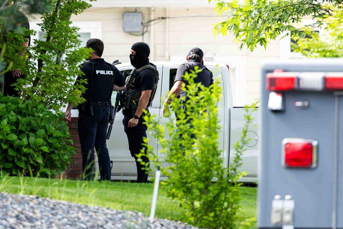 Tri-City Metro Drug Task Force officers searched a Richland home on May 20, taking some people into custody and seizing some weapons.