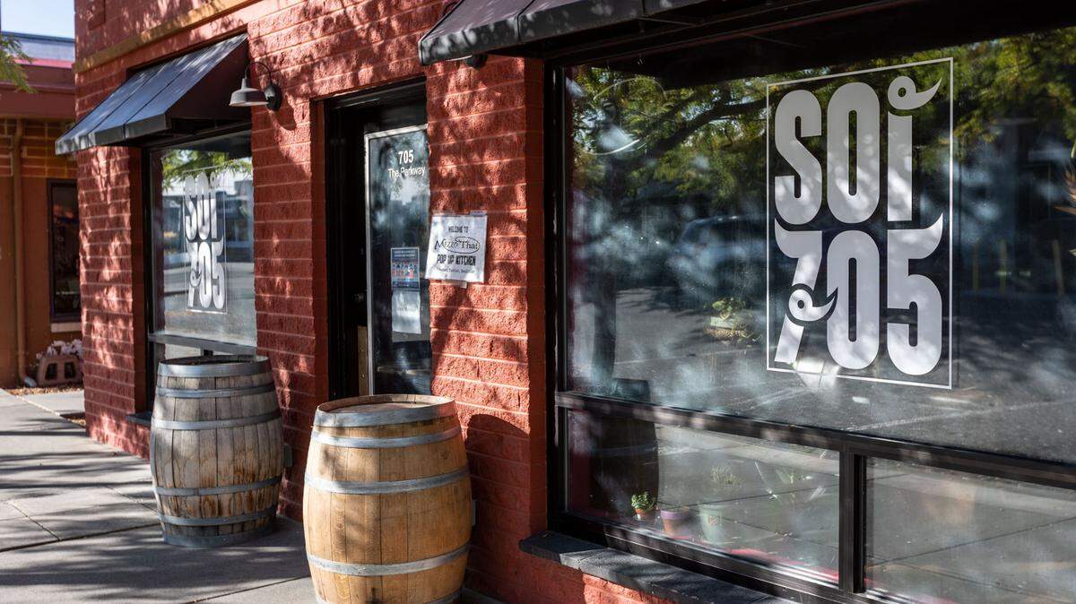 A new restaurant offering Asian fare and cocktails is opening soon in the Parkway in Richland.