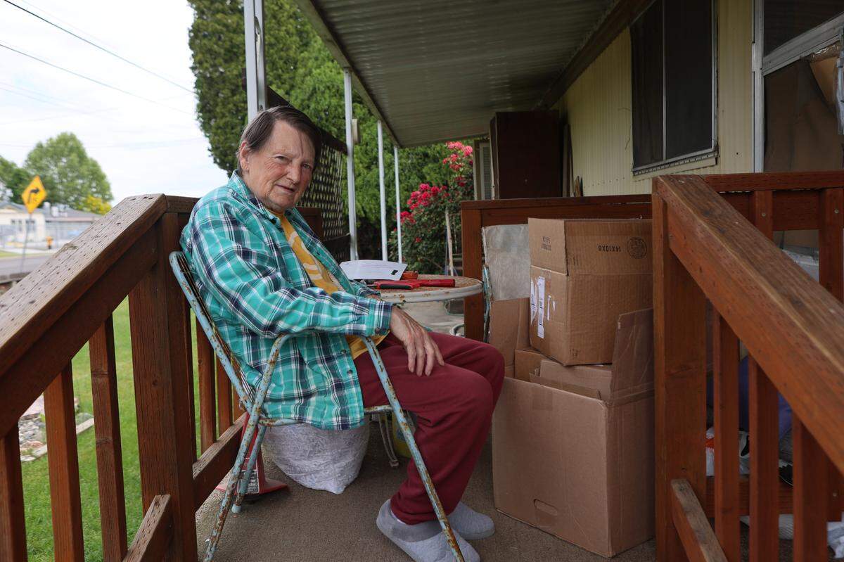 Becky Prantner, a long-time resident at Sands Mobile Home Park, prepares to move from Pasco.