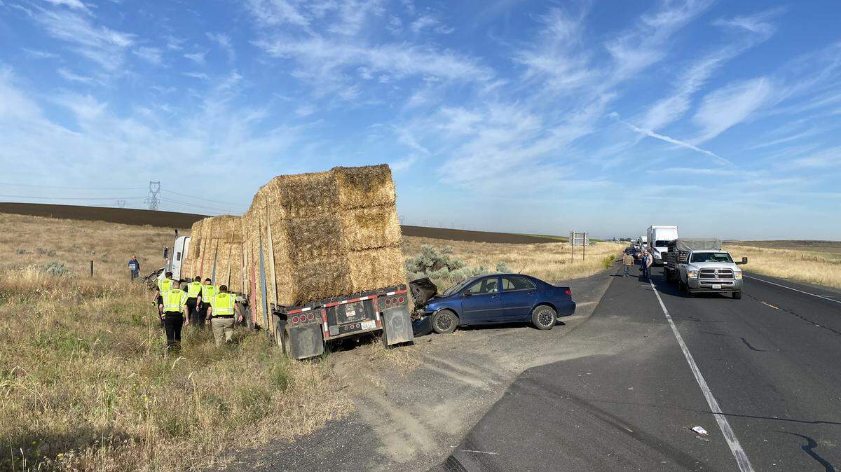 A semi with a load of hay set off a chain reaction crash on Highway 14 in southern Benton County.