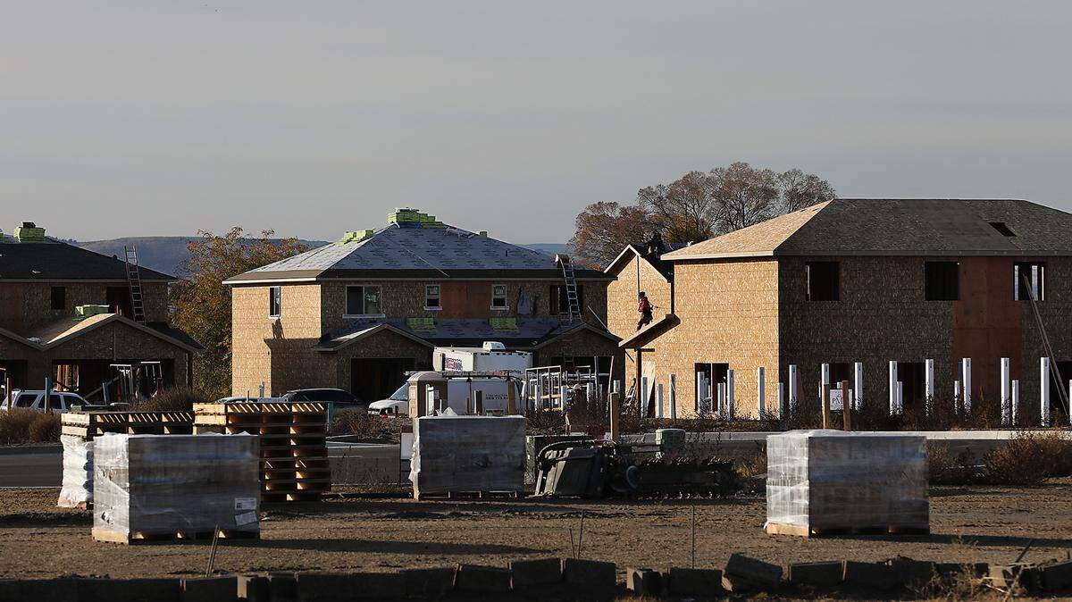 What’s being built there? Bakery/cafe + Gas station + Townhome neighborhood
