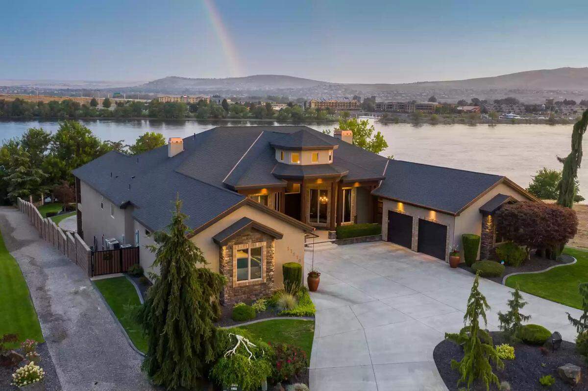 This $3 million riverfront estate is the second-most expensive home for sale in the Tri-Cities, WA, market.