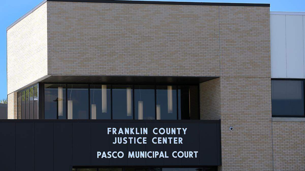 Deputies defy Franklin sheriff’s order to take guns from jail. He calls it ‘mutiny’
