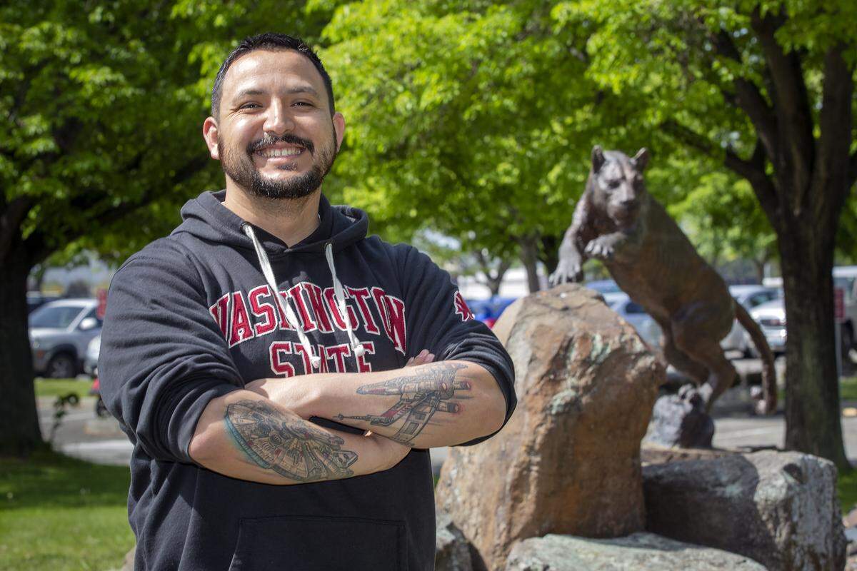 Emmanuel Bonilla is graduating from Washington State University Tri-Cities with a bachelor of science degree in computer science.