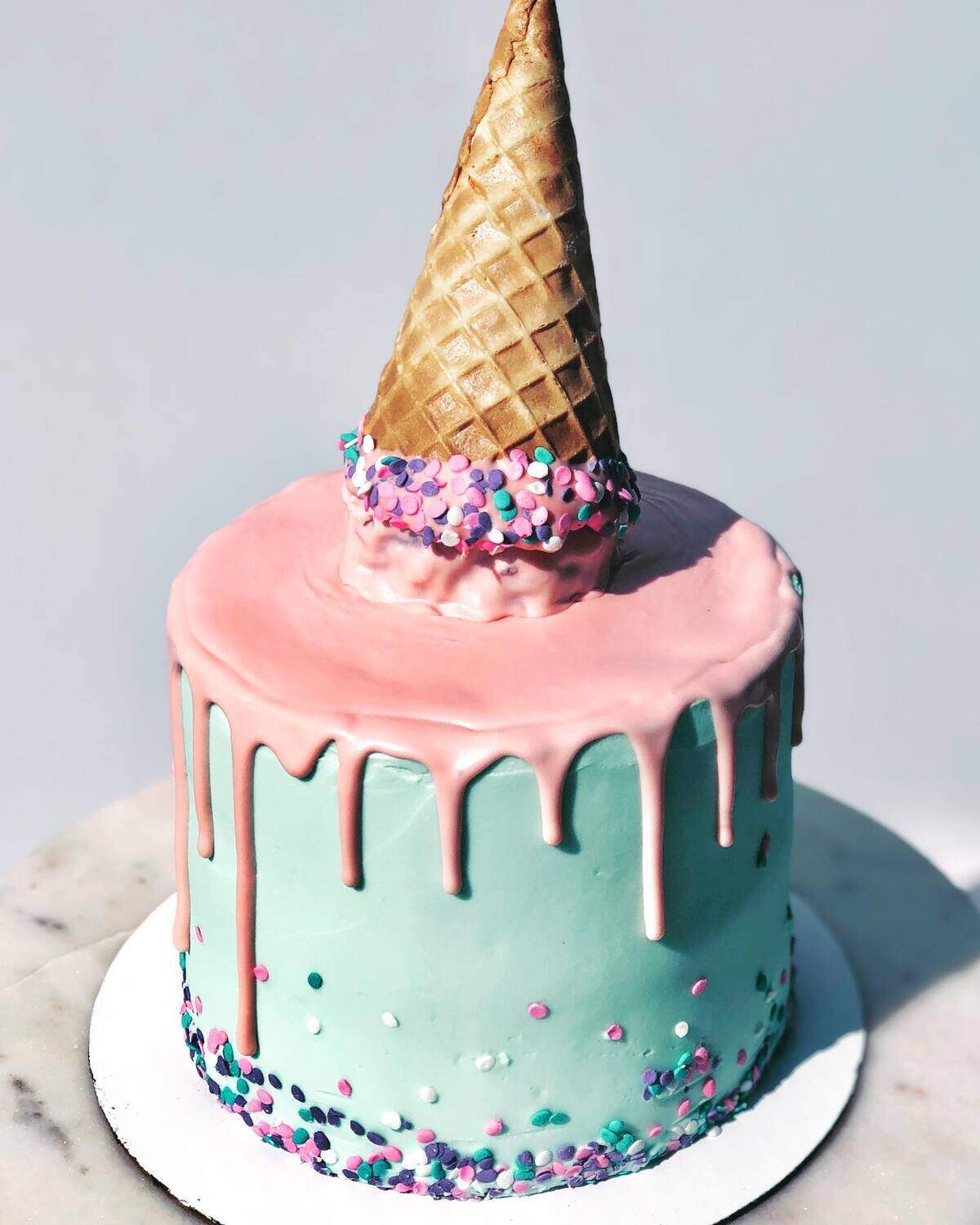 Simply Sweets Co. is a cottage bakery operated by Angela Dutton from her Kennewick home.
