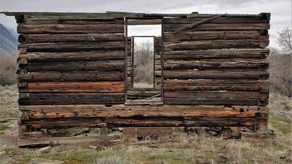 The old cabin still standing in Jericho.