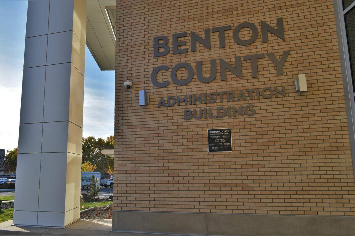 Benton County’s new administration building held its grand opening Monday. The building houses the offices for the assessor, auditor, commissioners, treasurer, and administration.