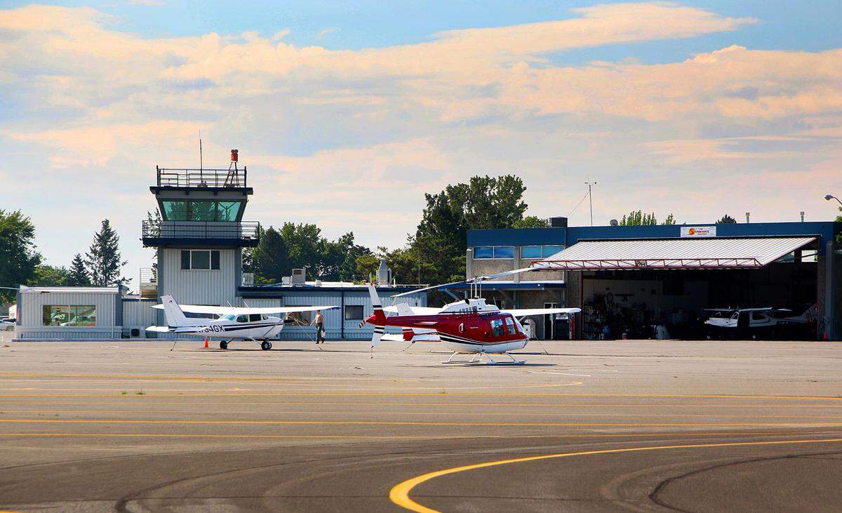 The Richland Airport is a public general aviation facility with two paved runways at 1903 Terminal Drive and is operated by the Port of Benton.