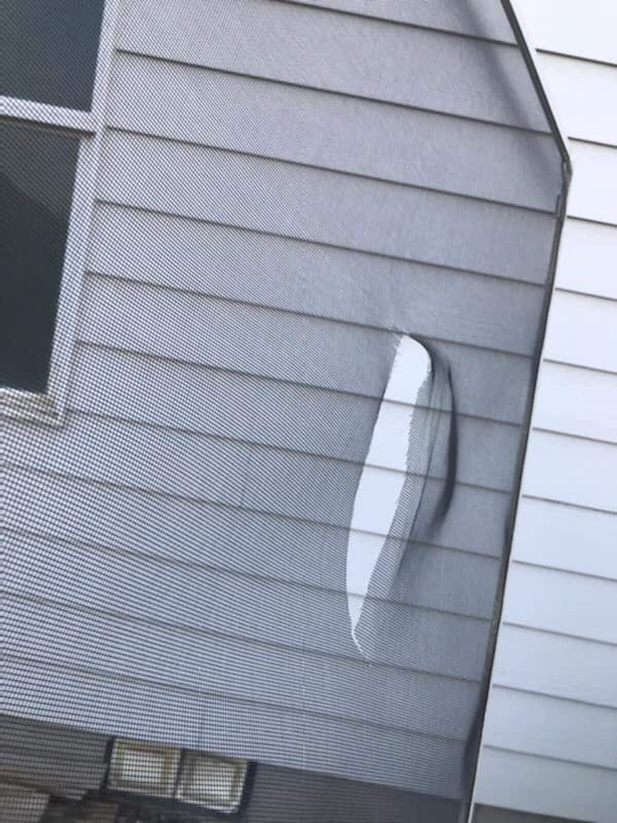 A teen burglary suspect used steak knives to cut window screens in Kennewick, say police.