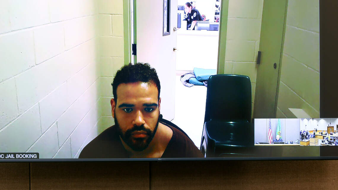 Richland teacher with history of mental illness accused of killing his mom