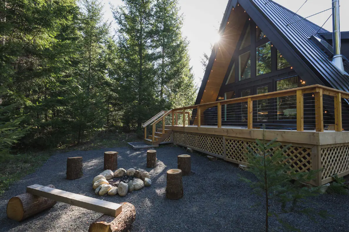 Exterior view of the Heartwood Cabin in Packwood, Wash.