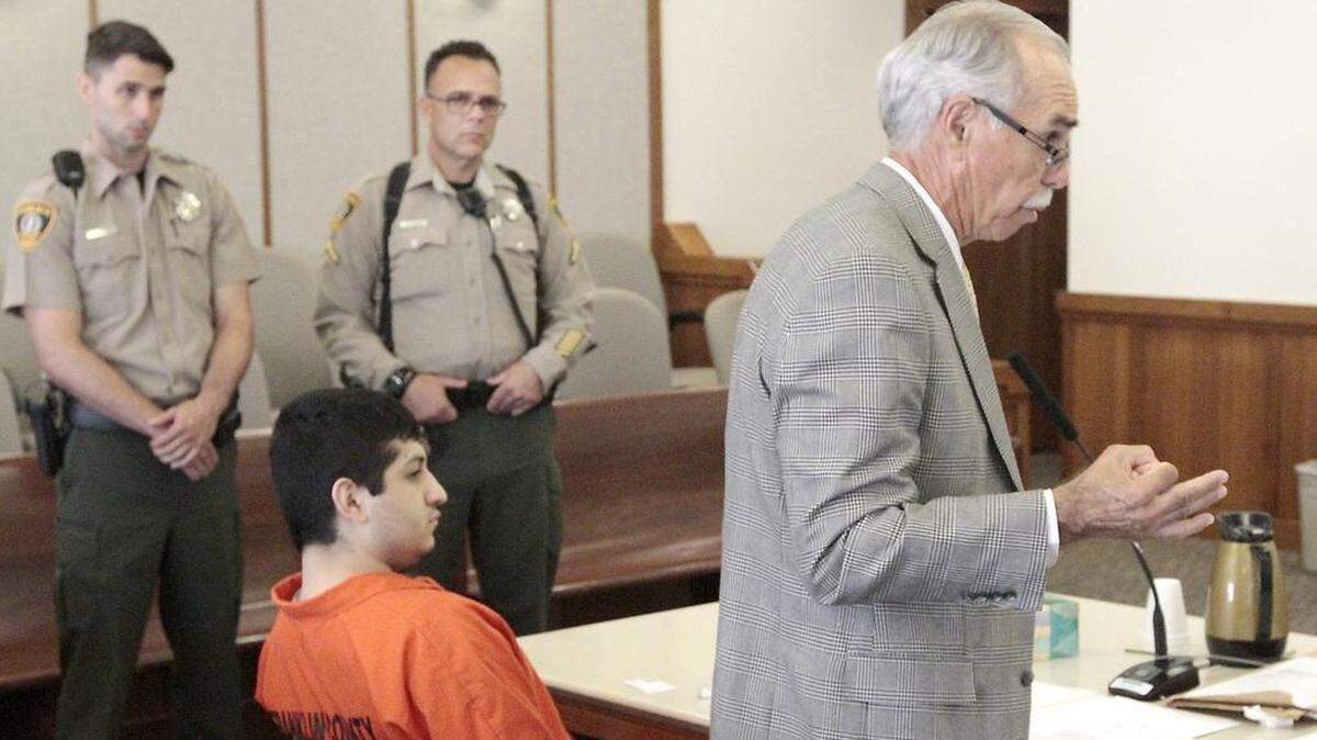 Longtime Tri-Cities defense attorney Larry Stephenson, 76, died Saturday in Kennewick. He is pictured in 2015 in Franklin County Superior Court with client Fernando Gonzalez, who was convicted of killing a man in Connell.