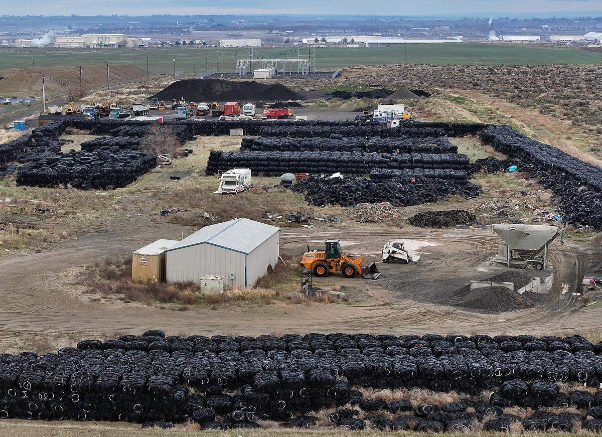 Richland is working on a plan to remove an estimated 7,100 tons of old tires abandoned at a former recycling business on Twin Bridges Road. It’s the largest stockpile of used tires on an unlicensed site in the state.