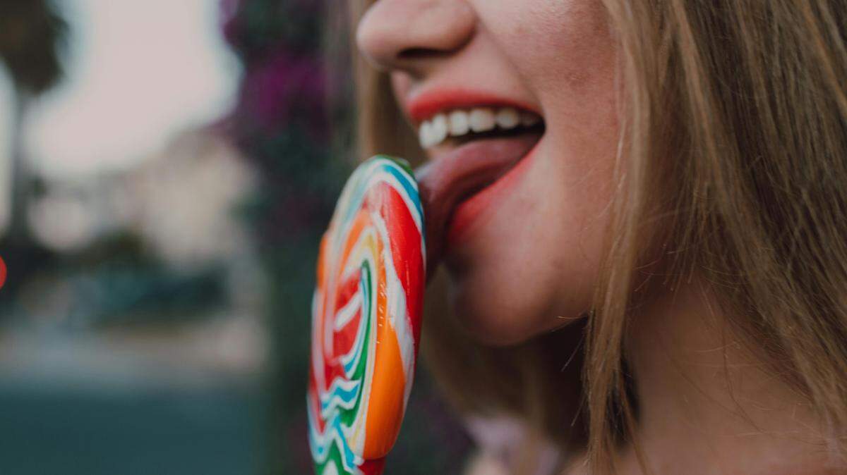 Online rumors have spread about the legality of lollipops in Washington state. But is there really any mention of the sweet treat in the state law?