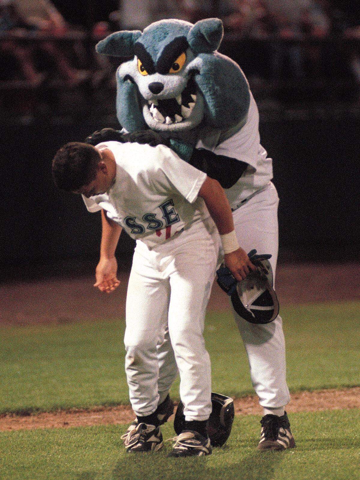 Members of the 1995 Tri-City Posse baseball team will reunite in Pasco.