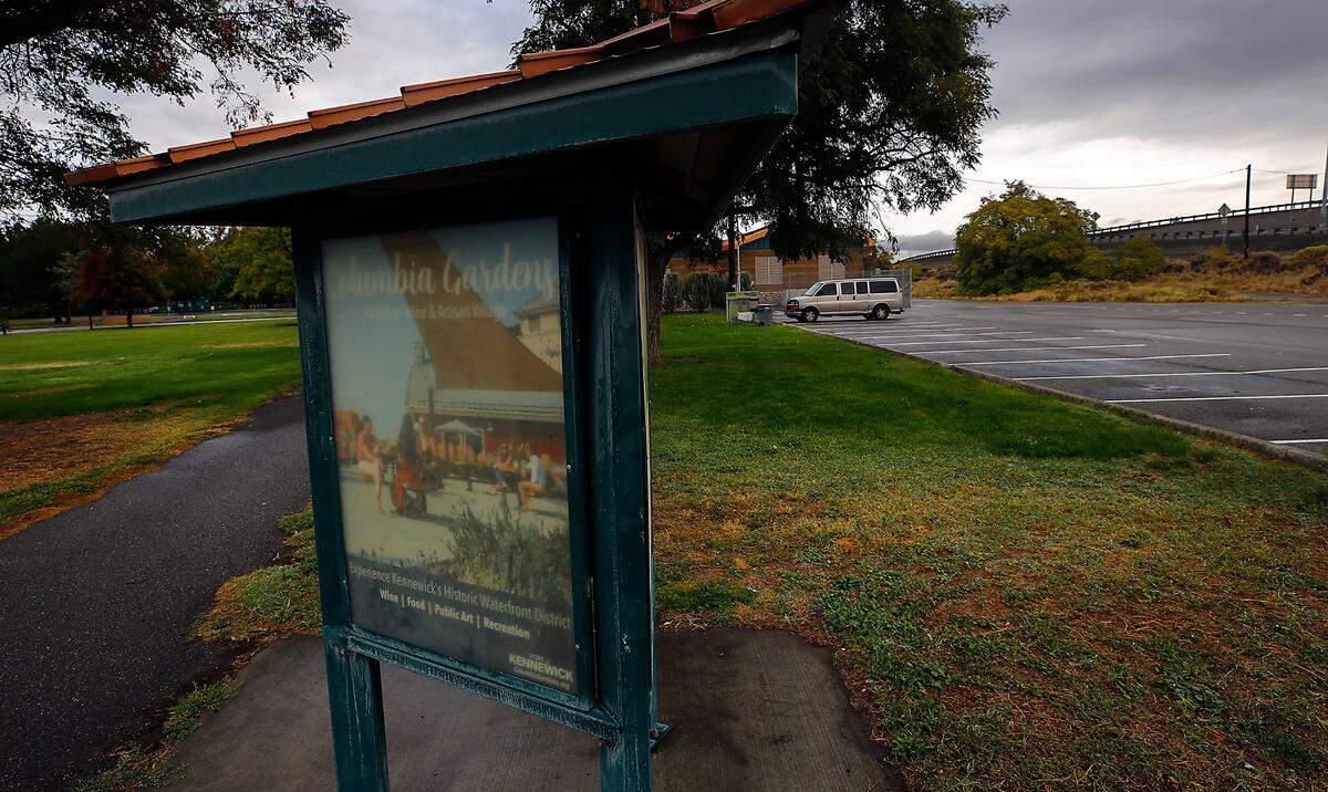 A parking lot is already located near the 5 acres of land being considered by the Kennewick’s Parks and Recreation Commission as the potential site for a new dog park.