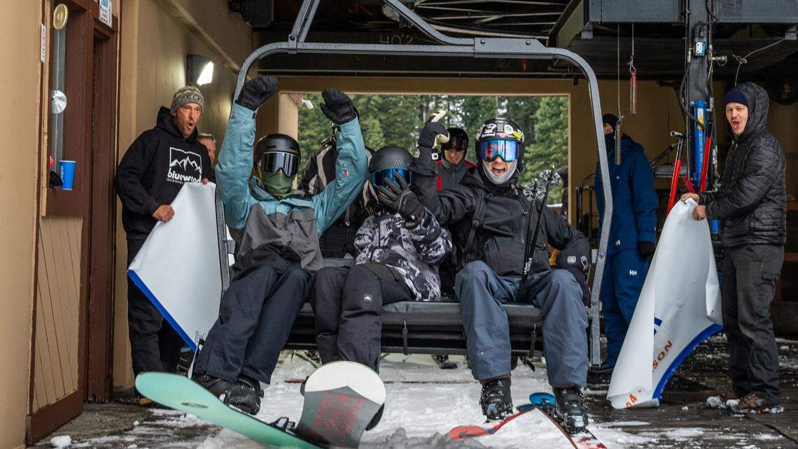 With a ‘crushed soul,’ Bluewood suspends ski runs. It’s too warm, too dry for snow