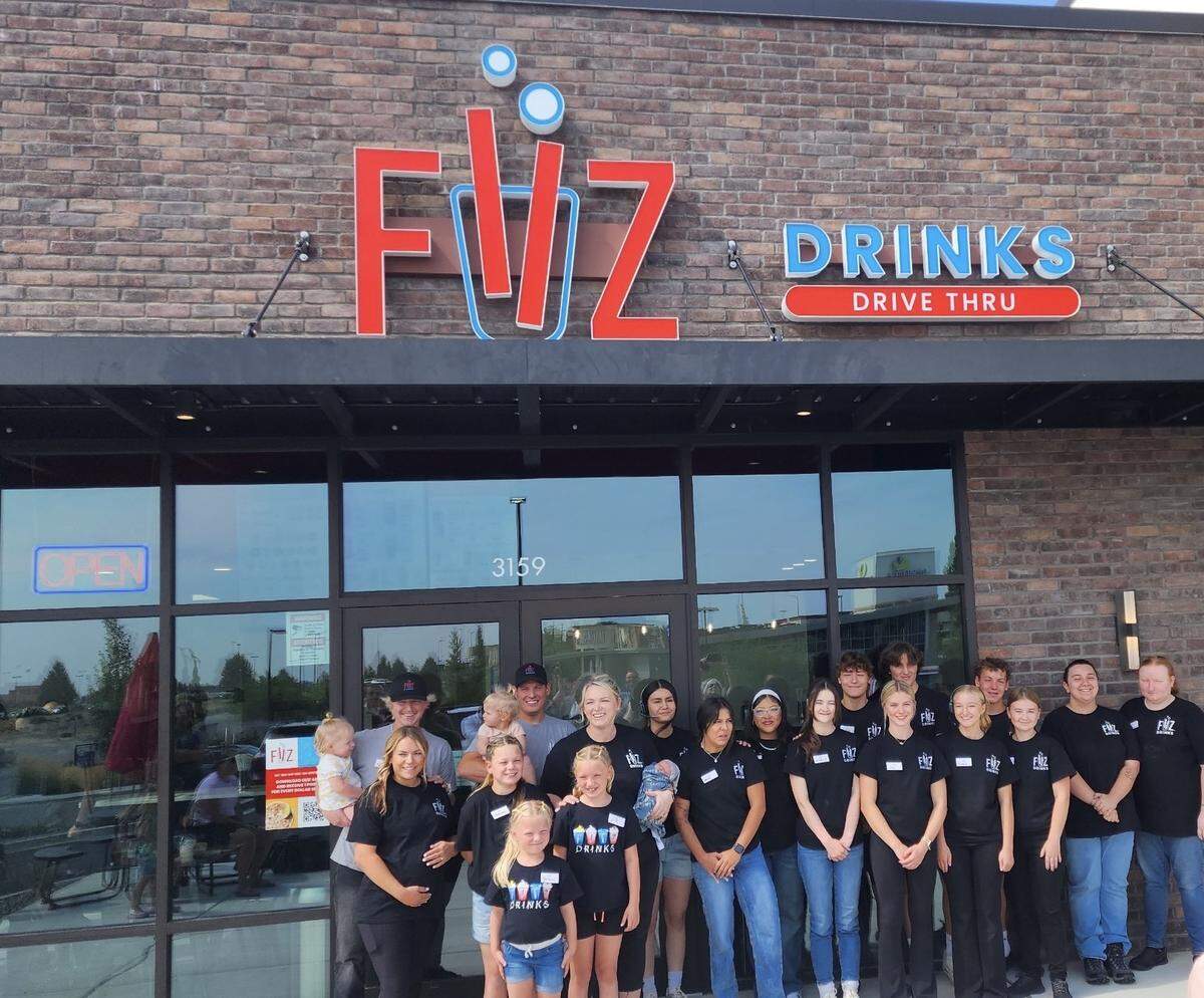 Fiiz, a new drinks shop, made its Washington state debut with the grand opening of a store in Richland, Wash. Owners Tyler and Aspen tidwell and Matt and Ranae Rusk brought the Utah brand to the Northwest.