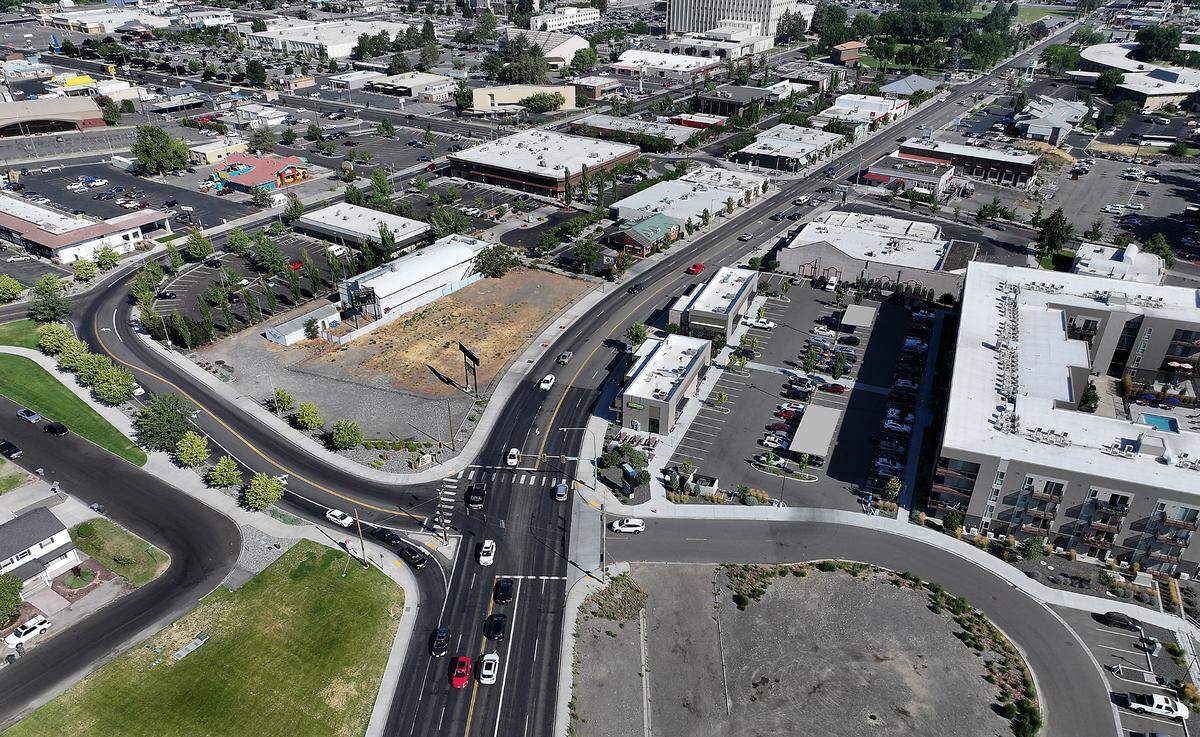 The Downtown Loop is Richland’s ambitious plan to revitalize the central business district by converting George Washington Way and Jadwin Avenue into one-way streets. A public meeting is set for 6 p.m., Nov. 13, at the Richland Library.