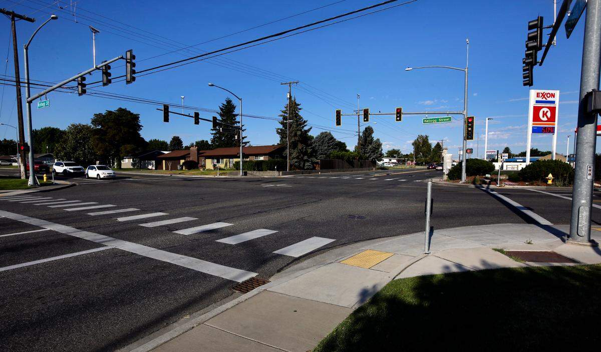 Kennewick police are investigating a shooting and traffic collision that took place Thursday night near the intersection of West Clearwater Avenue and North Kellogg Street. Jordan Taylor, 30, of Pasco was killed and another injured personwas taken to a hospital for treatment. Benton County Coroner Bill Leach told the Herald Taylor appears to have been shot.