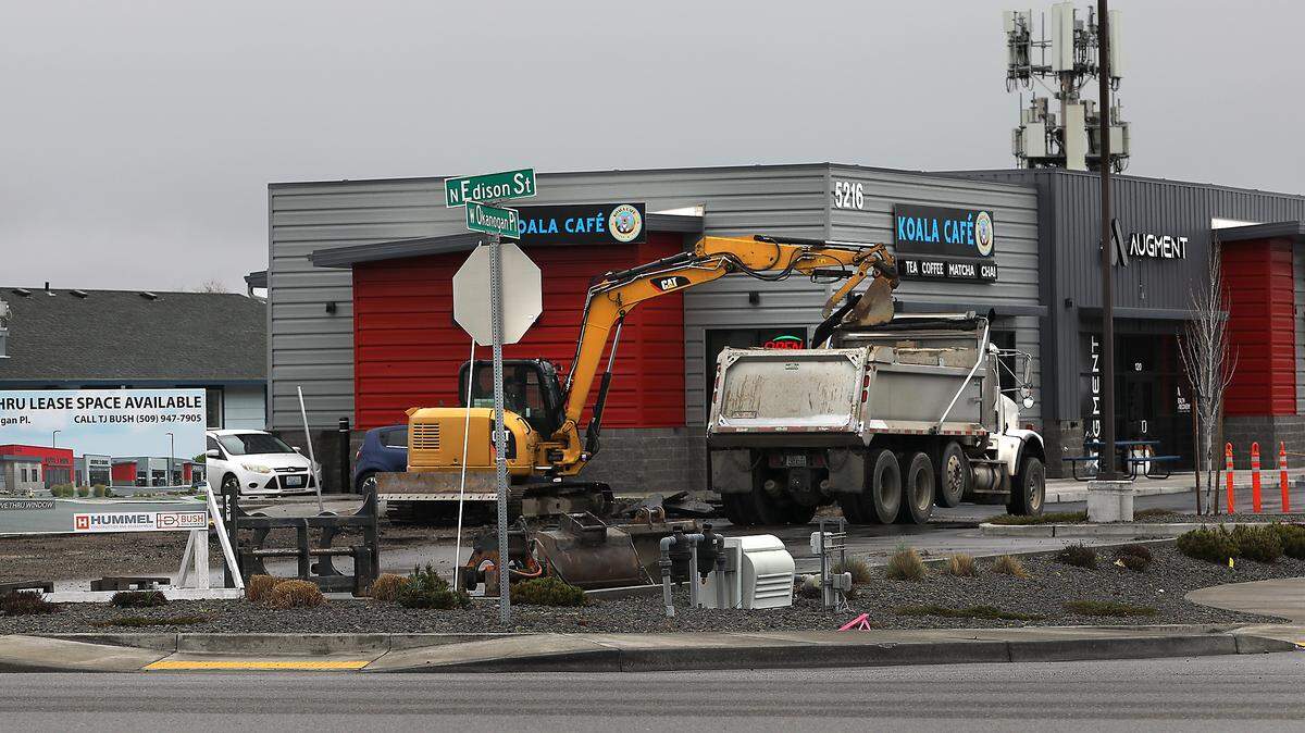 TTB Investments, the Tim Bush-led real estate developer, is replacing its food truck plaza at 5222 W. Okanogan Place near Kamiakin High School with a retail building with space for multiple tenants and a drive-thru. The city of Kennewick authorized construction of a 2,732-squaree-foot shell building valued at about $350,000. 