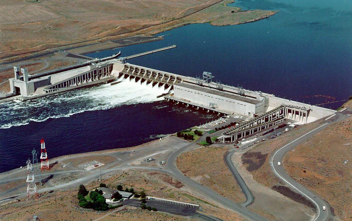 The Ice Harbor Dam on the Snake River in Washington.
