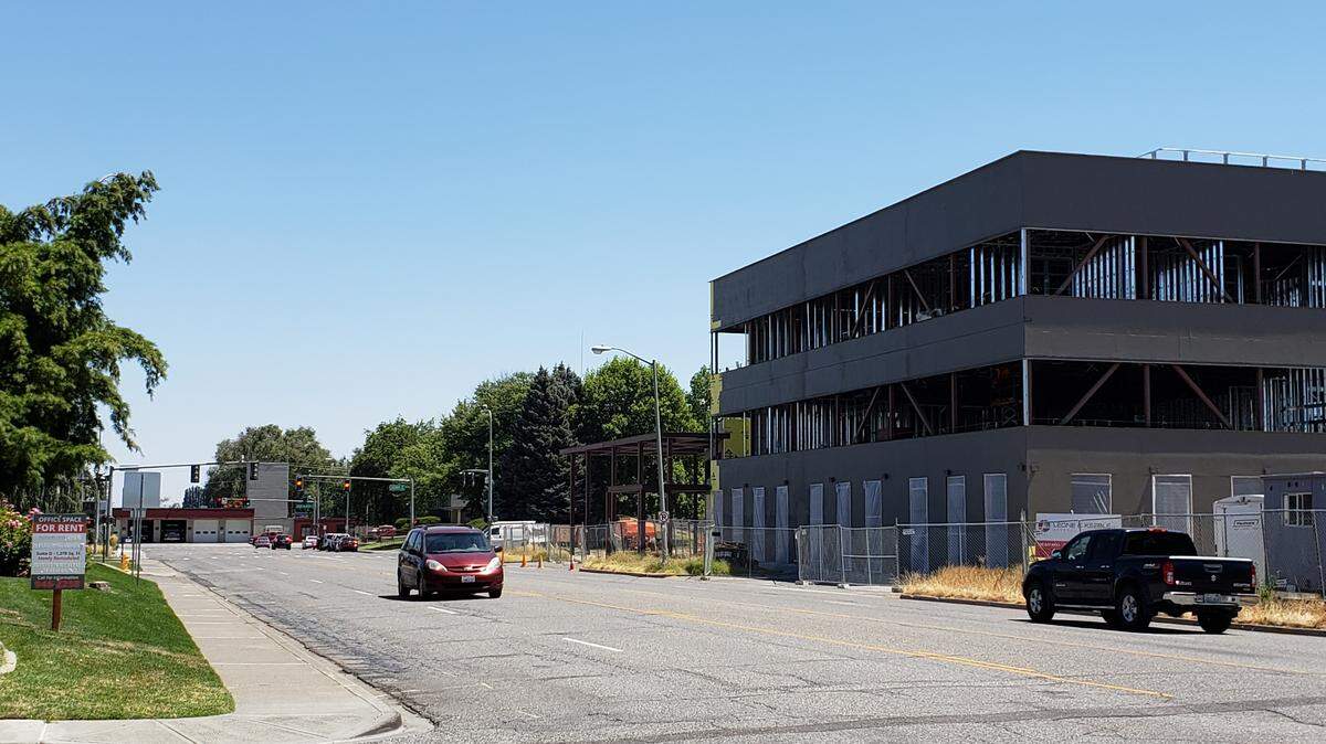 The city of Richland is hustling to begin rebuilding Swift Boulevard before its $18.5 million new city hall debuts next spring. Work should begin in August.