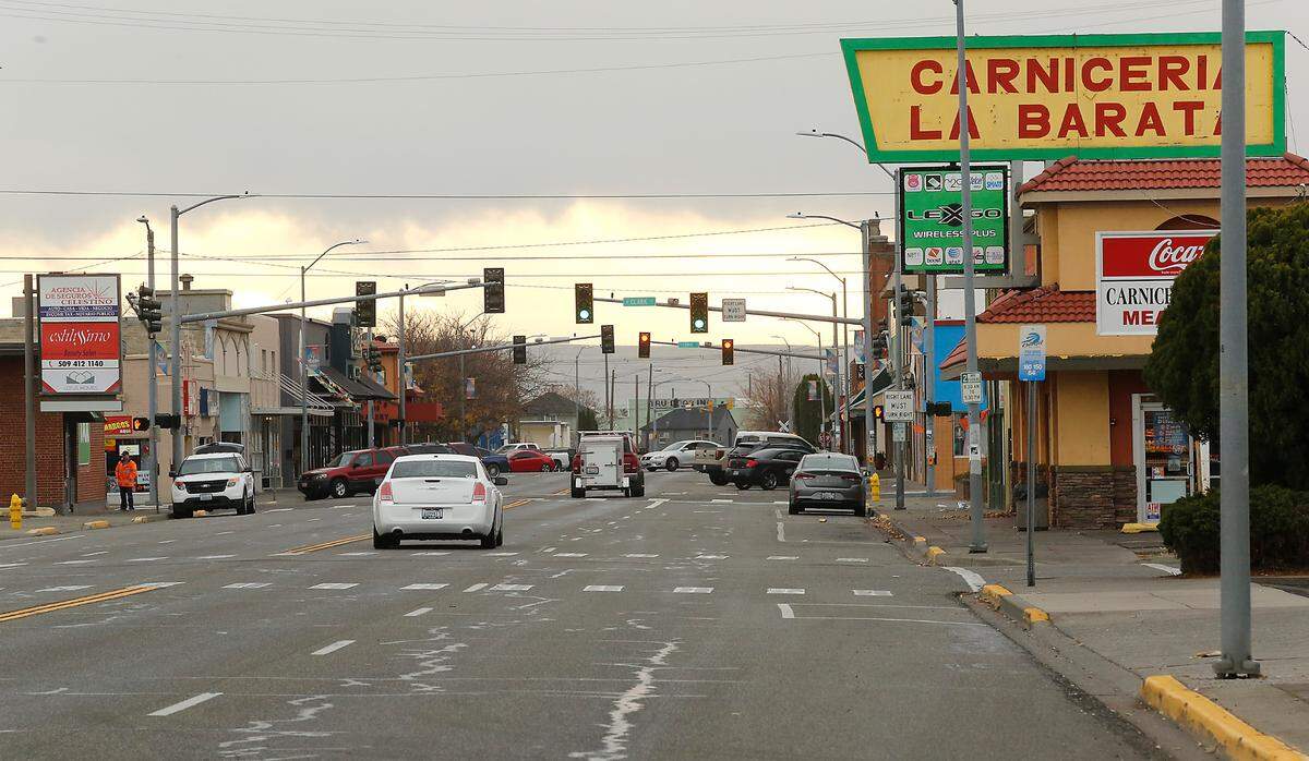 Downtown Pasco business district looking south on North Fourth Avenue towards Clark and Lewis streets intersections.